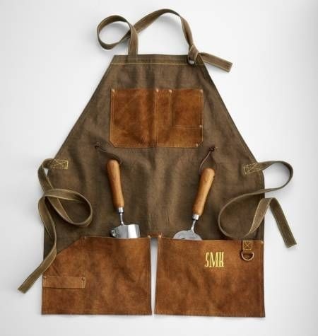 Garden apron - must have tools for gardening