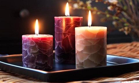 Use of decorative scented candles